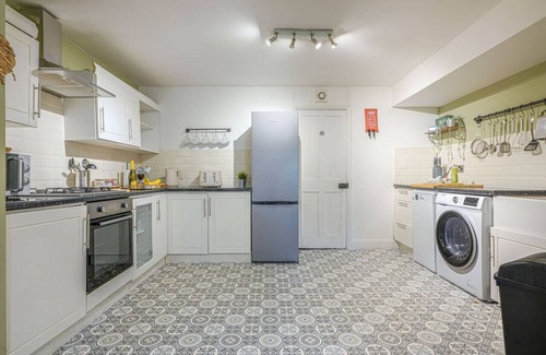 Northampton House | Central House - Pool Table, SmartTV, Wifi+Parking