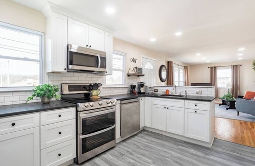 Whitehall House | Central in Lehigh Valley 60 day minimum near hospitals, universities & highways