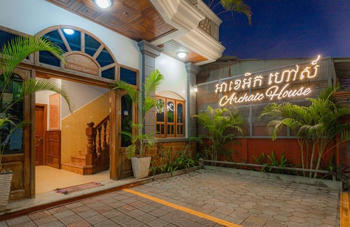 Siem Reap House | Central Intimate group/family stay in same floor-4 bedrooms, 300m to pubstreet