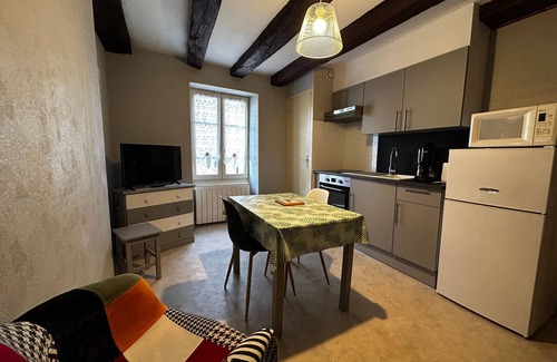 La Roche-Posay Apartment | Central La Roche-Posay studio, Wifi, free parking