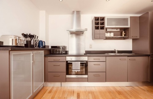 Leeds Apartment | Central Leeds Dock Apt & Free Secure Parking!