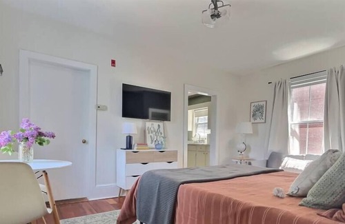 East Bayside Apartment | Central-Locale Studio in Vibrant Portland Maine!