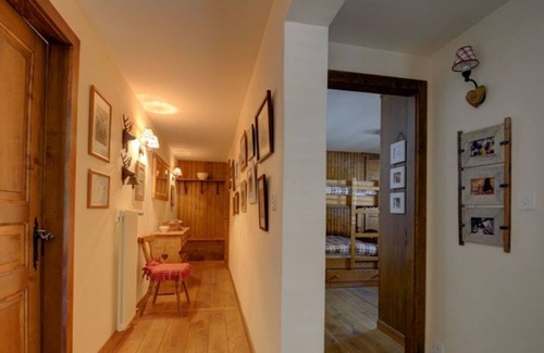 Bruson Apartment | Central Location just 2 minutes from Le Medran