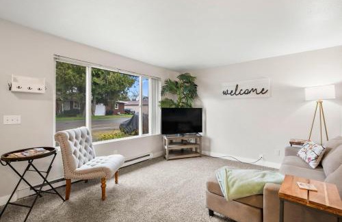 Snohomish Apartment | Central Location - quiet cozy furnished apt #4