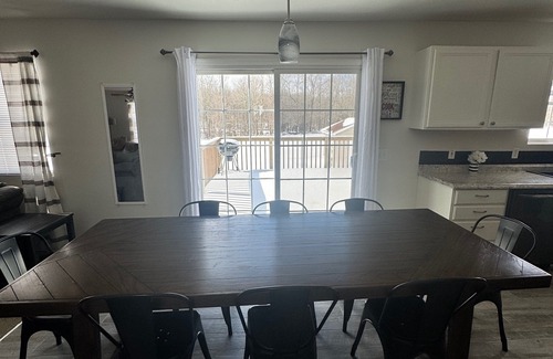Geneva House | Central Location- SPIRE, Wineries, GOTL, Beach