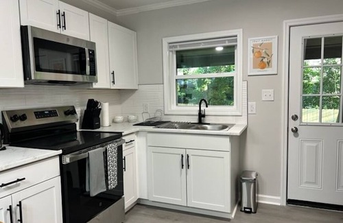 Southwest Raleigh House | Central Location - WiFi - Fenced Backyard