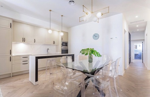 Embajadores Apartment | Central Madrid, with 5bdrs! Up to 10 people!