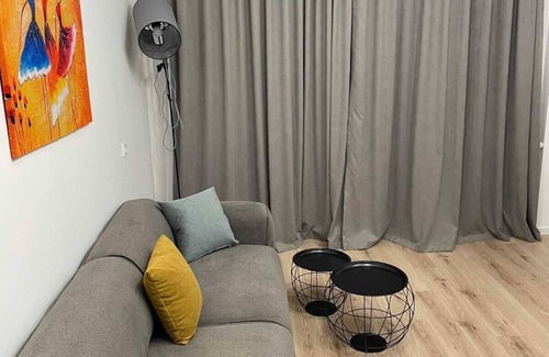 Vera Apartment | Central, modern apartment with balcony