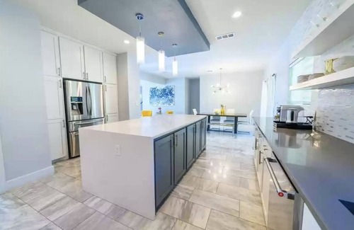 Ederville House | Central Modern Home in DFW Fort Worth Arlington