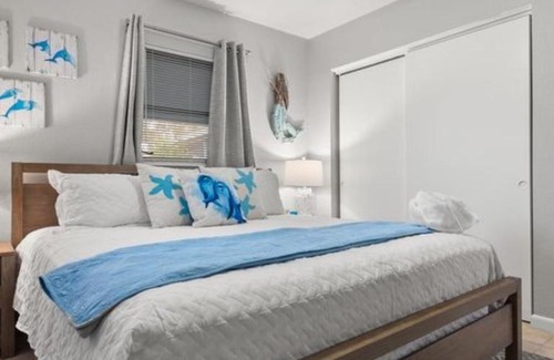 Walsingham House | Central Oasis 4BR Pool Home Close To Beach Parks