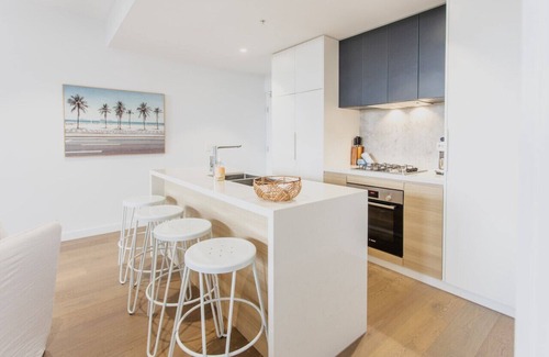 Ocean Grove Apartment | Central Ocean grove - 100m from the Shops