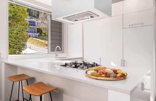 Queenstown City Centre Apartment | Central on Kent | Gas Fire | Mountain Views