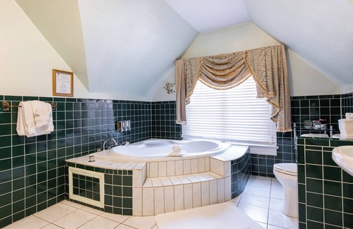 Old Louisville Bed & Breakfast | Central Park Bed & Breakfast
