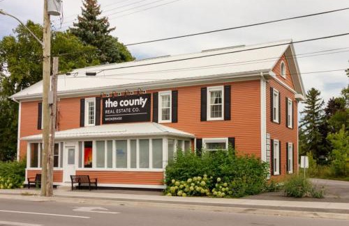 Prince Edward Apartment | Central Picton Apartment, Sleeps 8; The Iron Horse