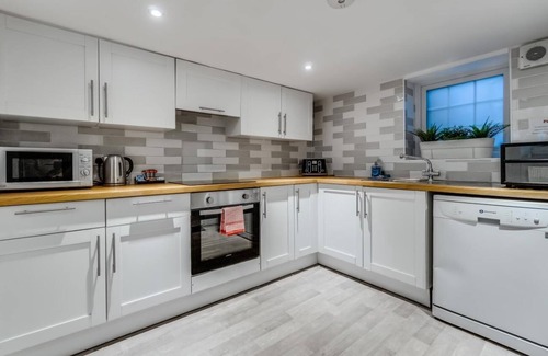 Kemptown House | Central Pier Place | By My Getaways
