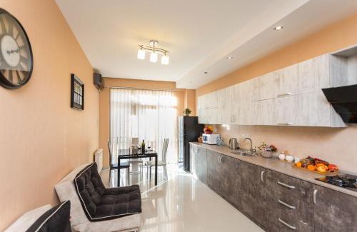 Tbilisi City Centre Apartment | Central Pointe Suite