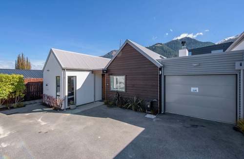 Queenstown City Centre House | Central Queenstown 3-Bed Villa by Staysouth