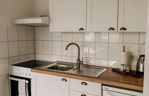 Frohnhausen Apartment | Central, quiet, close to trade fair/university hospital! MA3L