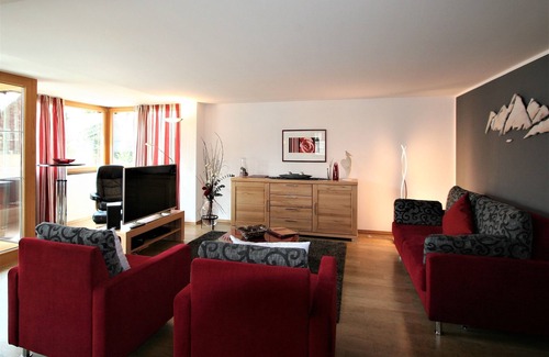 Oberstdorf Apartment | Central, quiet location, 5-star comfort, south-facing balcony, summer: mountain railway incl.