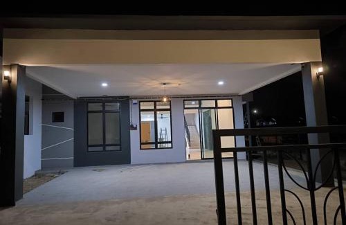 Kuantan House | Central Residence KotaSAS by MYRAH 1BR