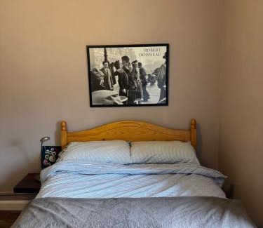 Tollcross House | Central Room In Historic Tenement Shared Apartment Near Old Town