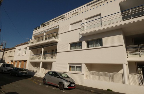 Royan Apartment | Central Royan T3 Apartment with Garage, Terrace, and Close to Beach and Market