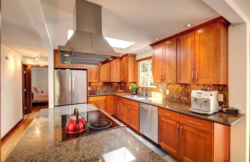 Sammamish House | Central Sammamish Home With Private Setting