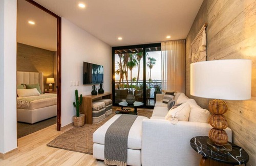 El Manglito Apartment | Central | Sea View | Pool & Jacuzzi on Rooftop