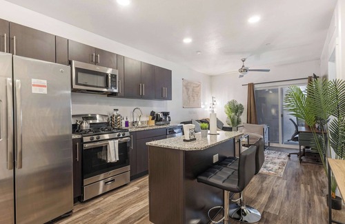 Rio Grande Apartment | Central SLC Apartment King Bed Gym Smart TV