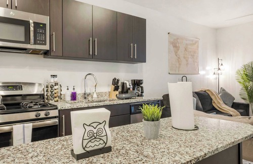 Rio Grande Apartment | Central SLC Apartment King Bed Gym Smart TV
