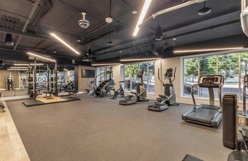Rio Grande Apartment | Central SLC Apartment King Bed Gym Smart TV
