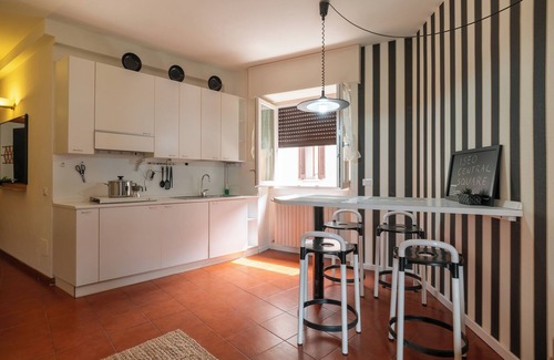 Iseo Apartment | Central square - One Bedroom Apartment, Sleeps 3
