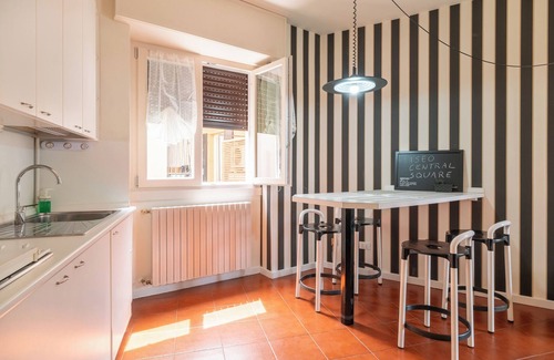Iseo Apartment | Central square - One Bedroom Apartment, Sleeps 3