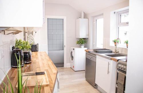 Stamford House | Central Stamford Townhouse With Parking