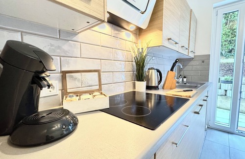 Suedviertel Apartment | Central Station University Hospital Trade Fair Evonik Netflix