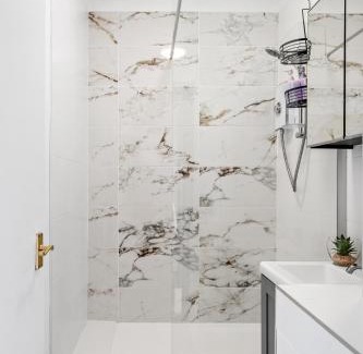Worthing Apartment | Central Stylish Apartment - FREE Parking - 4min to beach
