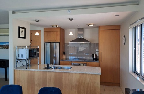 Taupo Apartment | Central, Stylish Apartment – Walk to Lake, Shops & Cafes
