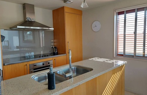 Taupo Apartment | Central, Stylish Apartment – Walk to Lake, Shops & Cafes