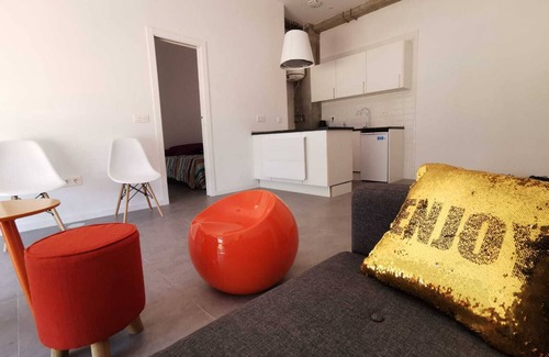 Torremolinos City Centre Apartment | Central Torremolinos: Loft Style flat by the pool