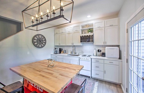 Central House | Central Townhome < 4 Mi to Clemson University