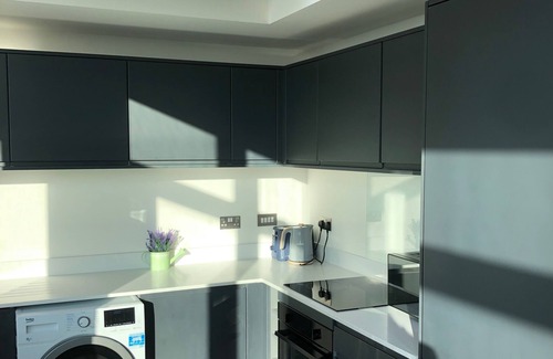 Old Trafford Apartment | Central Trafford Apartment Free Parking