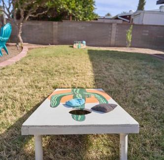 Colonia Del Valle House | Central Tucson Mid Century, Quiet, Fully Fenced, Hot Tub