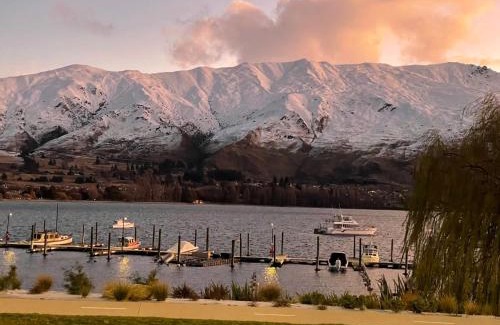 Wanaka Apartment | Central Wanaka Lakeside Condo