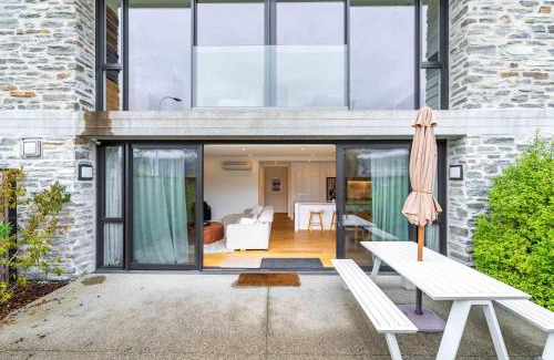 Wanaka Apartment | Central Wanaka Lakeside Condo