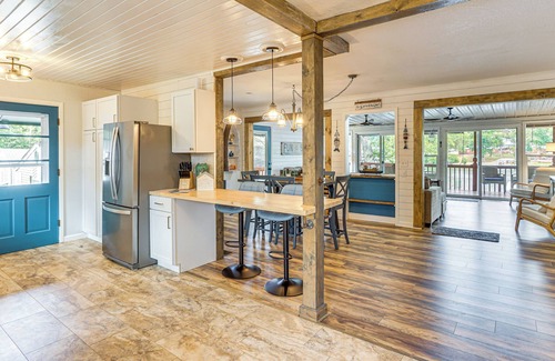 Lake Ozark Cottage | Central Waterfront Home w/Dock in Lake Ozark!