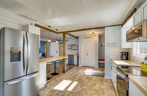 Lake Ozark Cottage | Central Waterfront Home w/Dock in Lake Ozark!