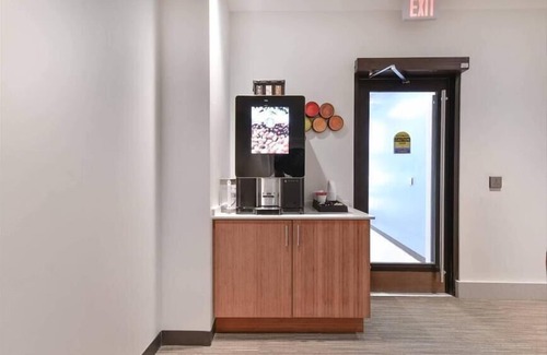 Chinatown Apartment | Centralized Downtown Studio | Great Amenities | Near Tufts