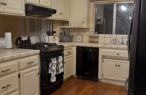Lancaster House | Centralized Private Lancaster Corner Home
