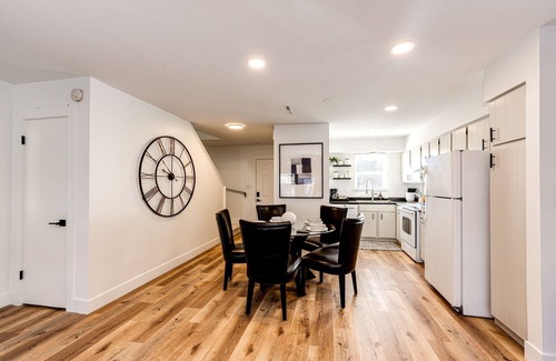Broadmoor House | Centrally-located Broadmoor Cottage Mountain Home.