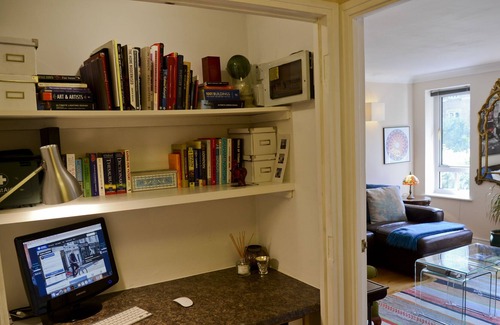 Westbourne Apartment | Centrally located 1 Bed Duplex Apt near West End with free secure parking